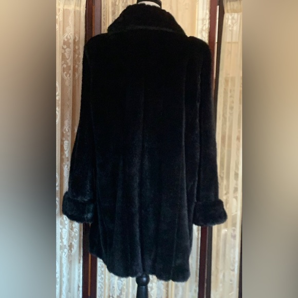 DENNIS BASSO FULLY LINED BLACK FAUX FUR COAT - SZ LARGE - Picture 2 of 16